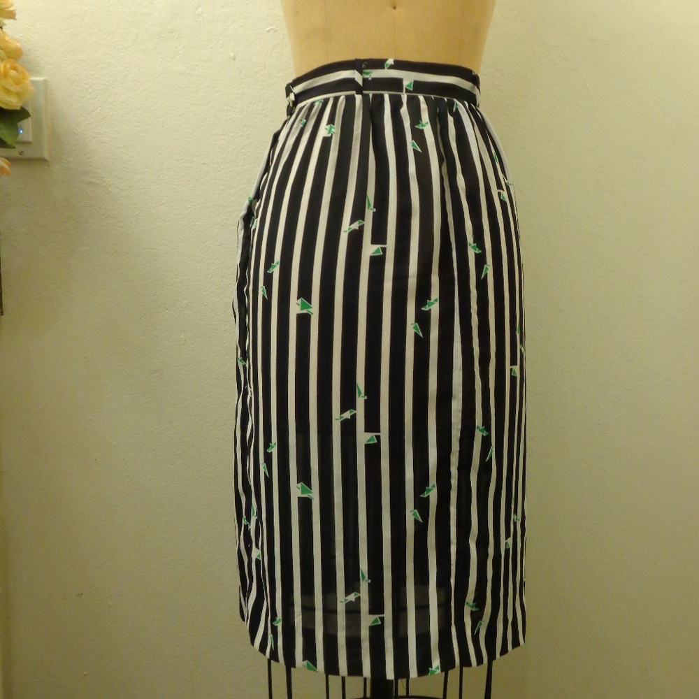 Campus Casuals Vintage Black& White Striped Skirt - Picture 2 of 3